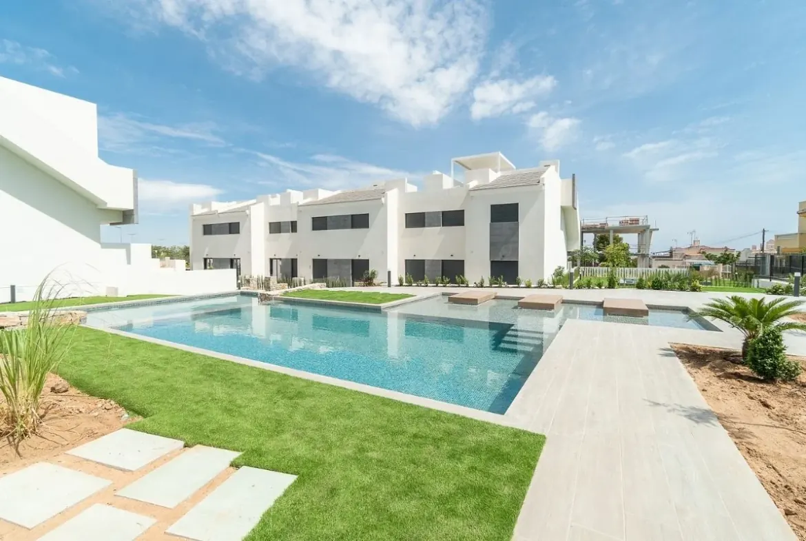 Ready Apartments for Sale in Alicante Close to Beaches & Golf-1