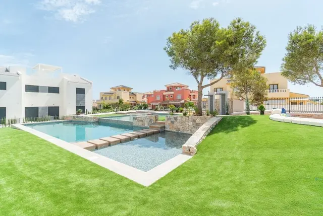 Bezugsfertige Wohnungen zum Verkauf in Alicante – in Strand- und Golfplatznähe-3