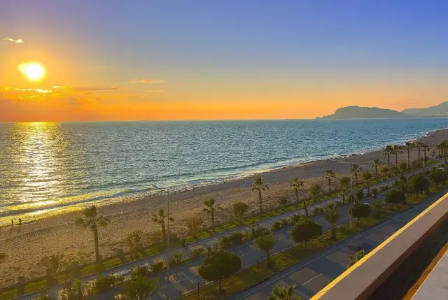 Wohnungen in einer Anlage direkt am Meer in Alanya Kestel-7