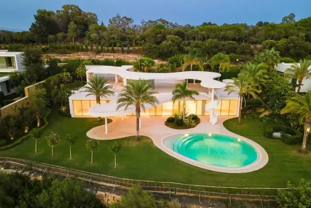 Einstöckige Villa mit Golfblick in einer begehrten Gegend in Casares-2