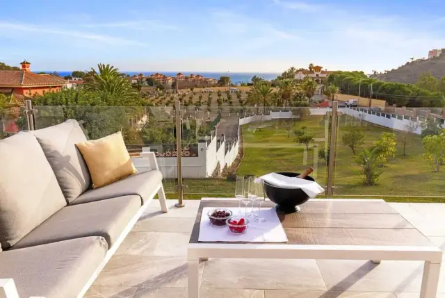 Detached Villa with Extensive Landscaped Garden in Benalmadena-4