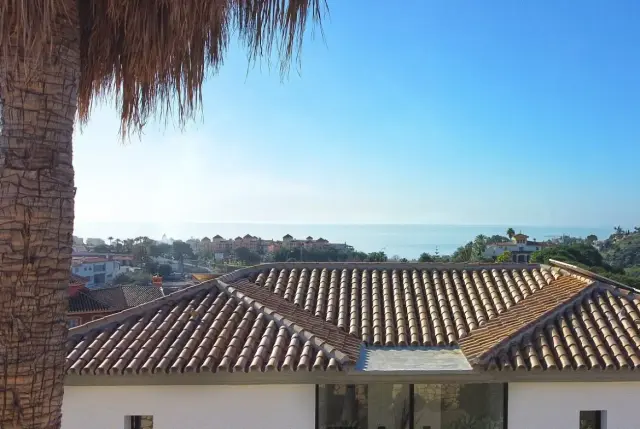 Detached Villa with Extensive Landscaped Garden in Benalmadena-6