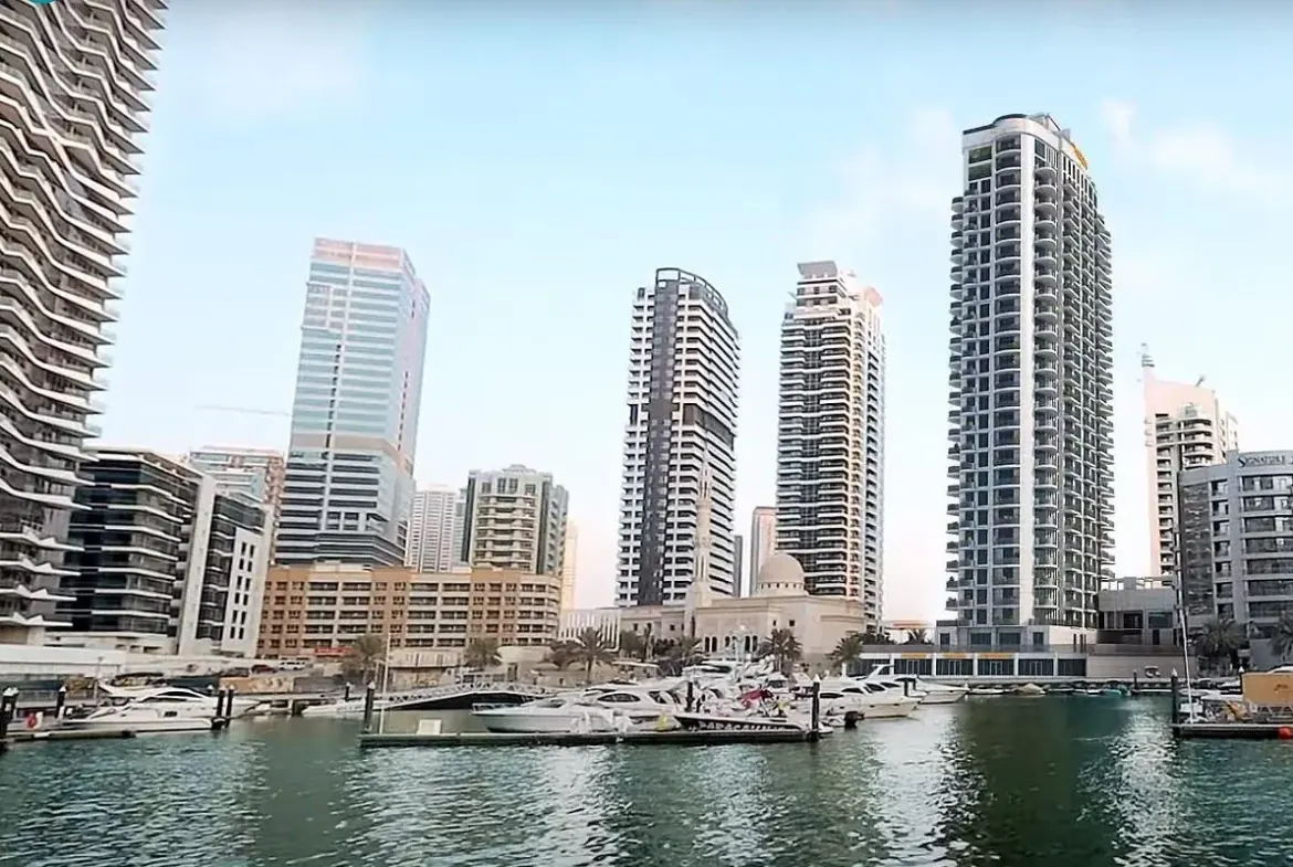 Wohnungen in Dubai zum Verkauf mit herrlichem Yachthafenblick-1