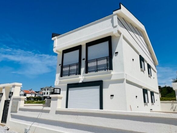 Triplex-Villa mit eigenem Garten in Didim Hisar-1