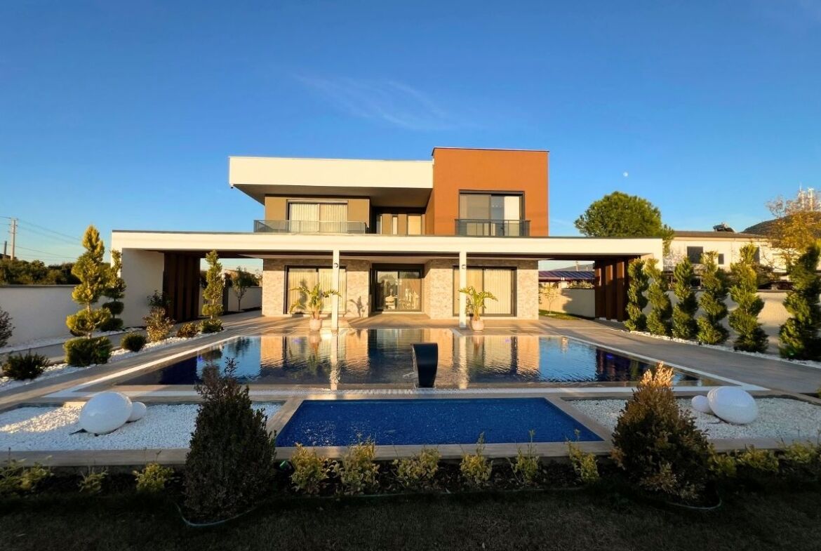 Luxusvilla mit privatem Pool und Smart Home in Didim-1