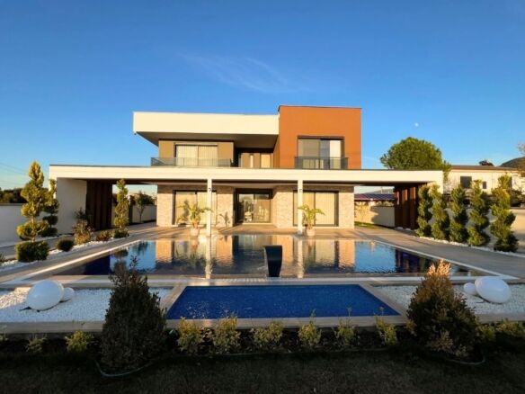 Luxusvilla mit privatem Pool und Smart Home in Didim-1