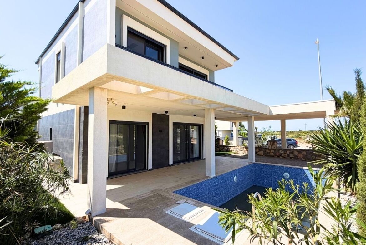 Freistehende Villa mit privatem Pool und Garage in Didim-1