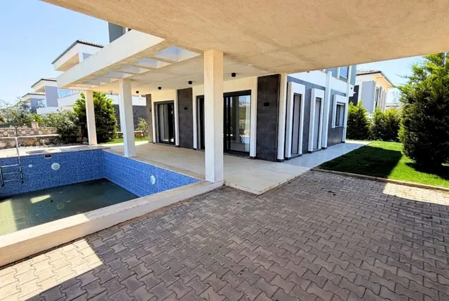 Freistehende Villa mit privatem Pool und Garage in Didim-2