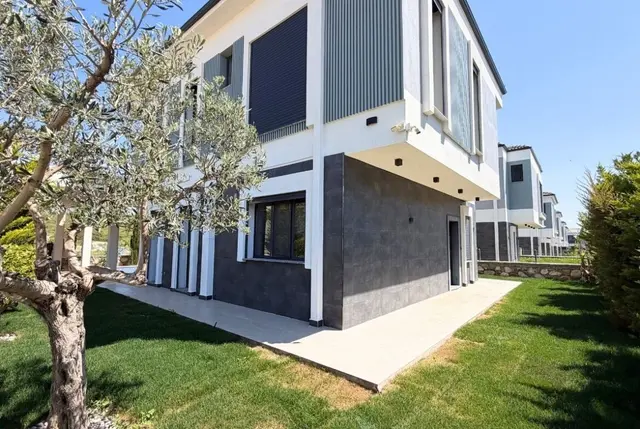 Freistehende Villa mit privatem Pool und Garage in Didim-4
