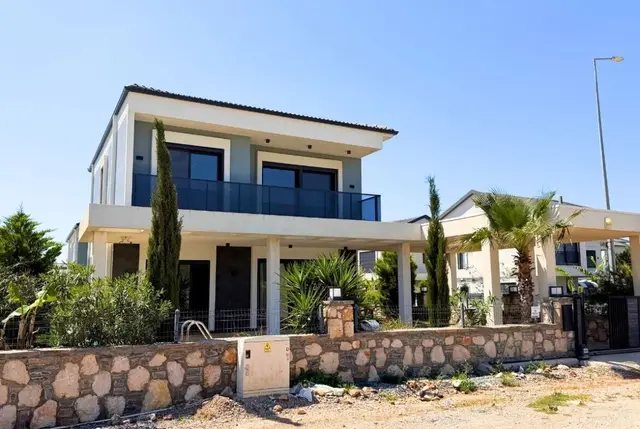 Freistehende Villa mit privatem Pool und Garage in Didim-5