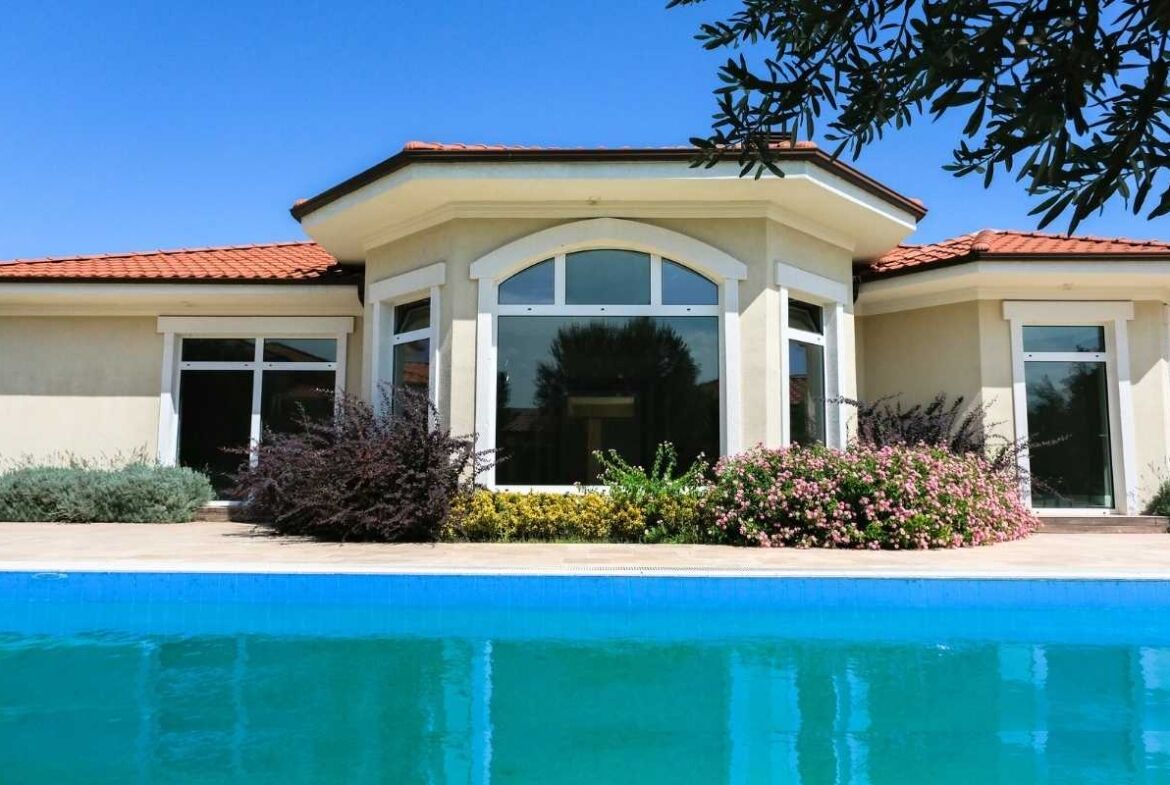 Villa in Döşemealtı Altınkale zum Verkauf mit privatem Pool-1