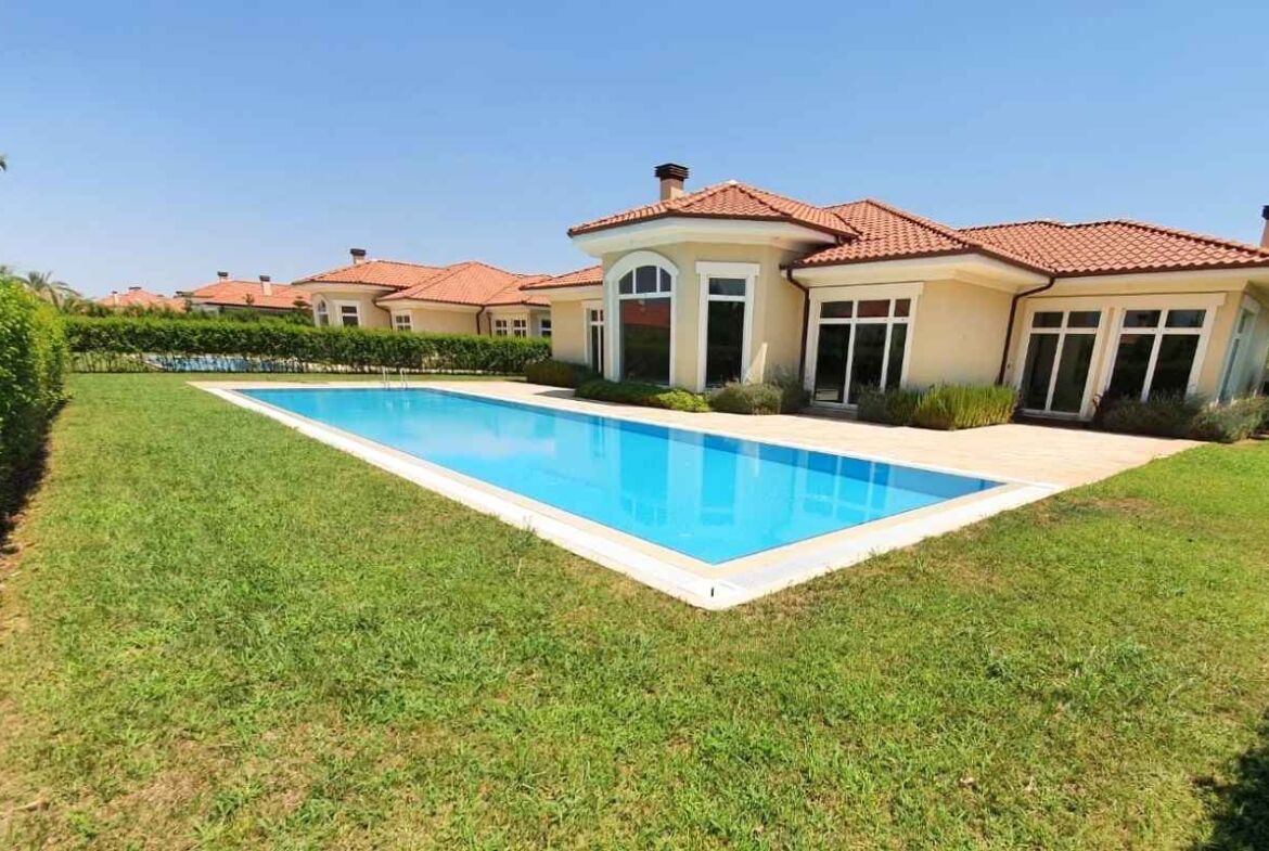 Villa in Döşemealtı zum Verkauf auf einem 1.200 m² großen Privatgrundstück-2