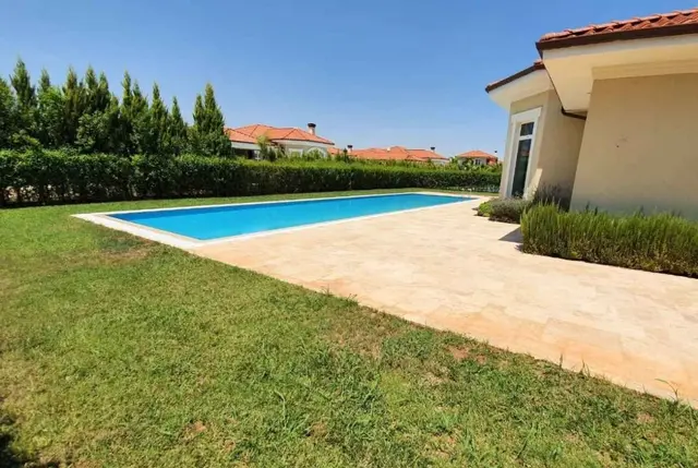 1.200 m² Özel Arsa Üzerinde Döşemealtı Satılık Villa-3