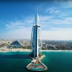 Arbeiten und Urlaub in Dubai – Die atemberaubende Skyline Dubais und das ikonische Burj Khalifa.