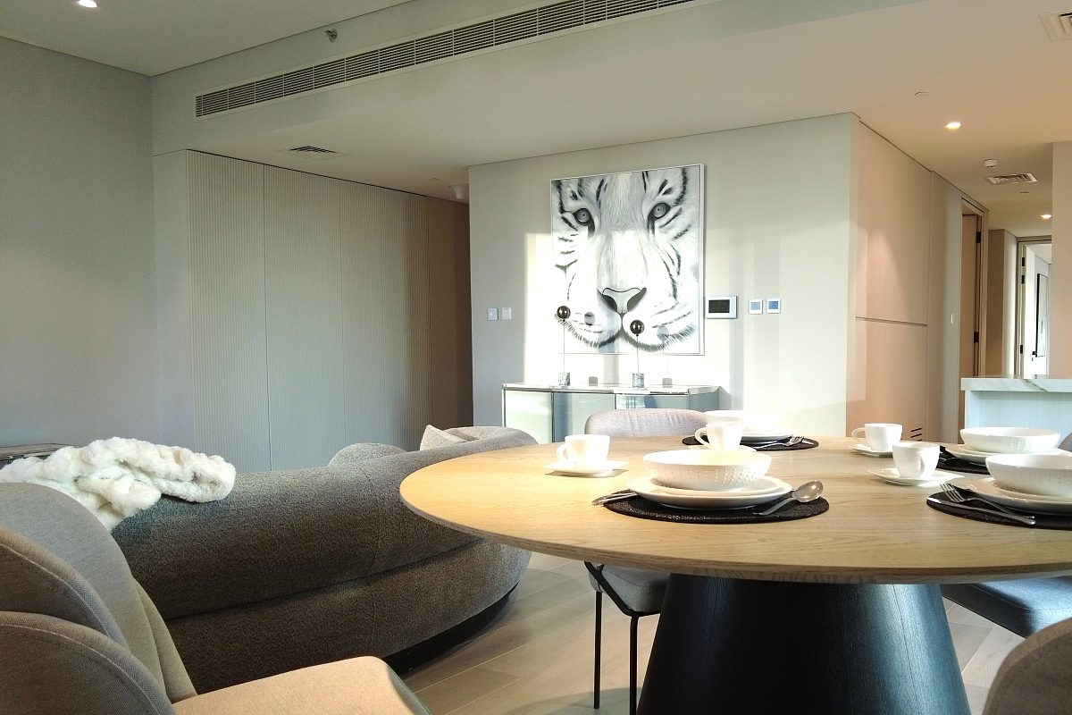 dxb-00064-magnificent-view-luxury-apartments-in-dubai-marina-te-8-e1760449755171 Interior living space at Condor Marina Star Residence Dubai Marina featuring bright layouts and modern finishes