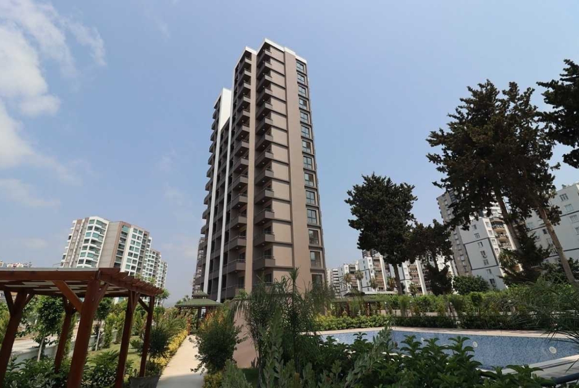 sea view apartments for sale in Mersin Mezitli near the beach with communal pool and ready to move