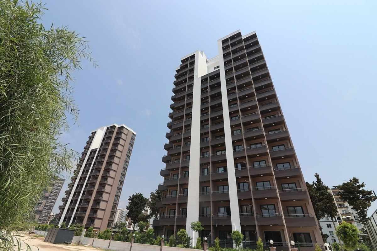 sea view apartments for sale in Mersin Mezitli near the beach with communal pool and ready to move