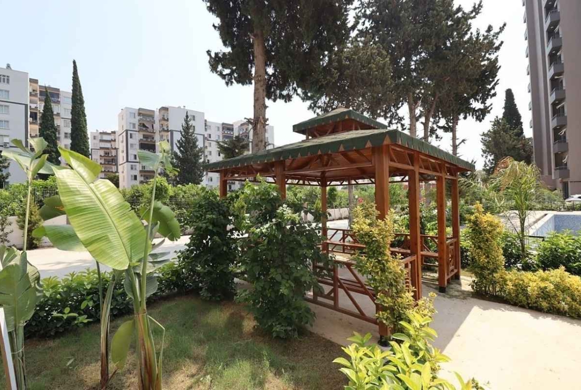sea view apartments for sale in Mersin Mezitli near the beach with communal pool and ready to move