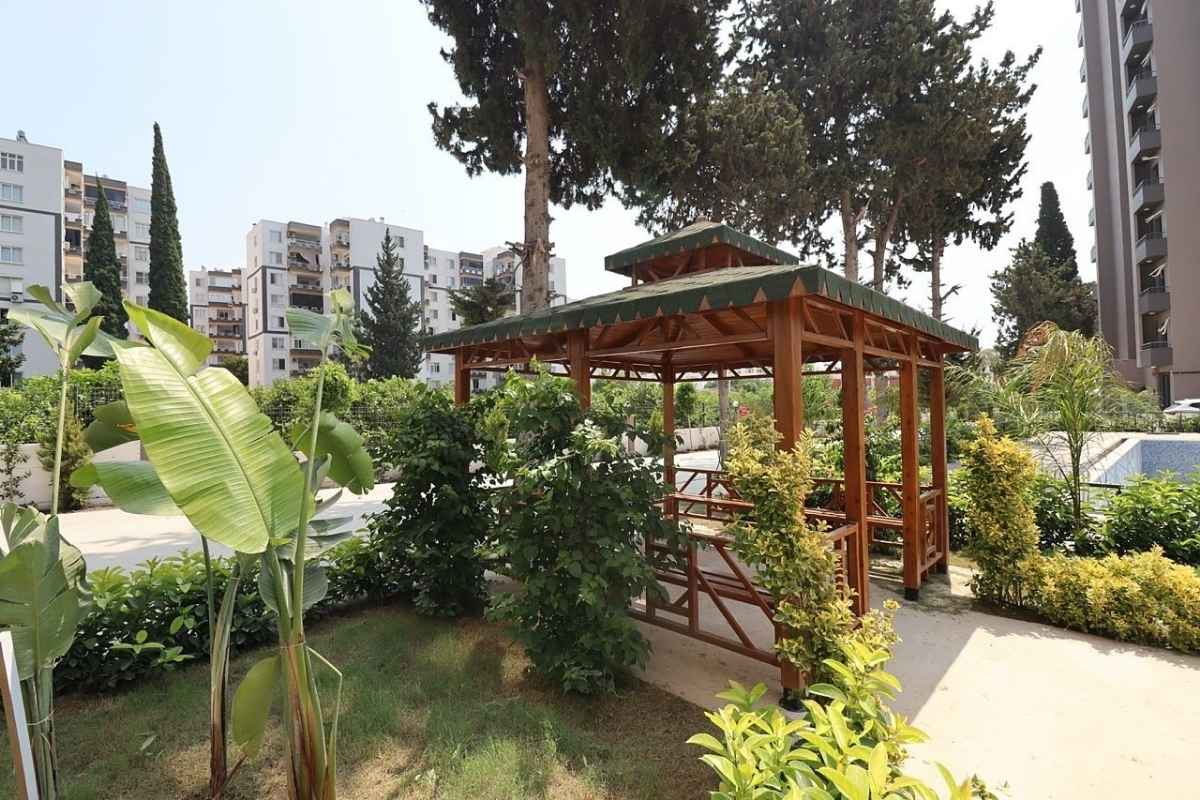 sea view apartments for sale in Mersin Mezitli near the beach with communal pool and ready to move
