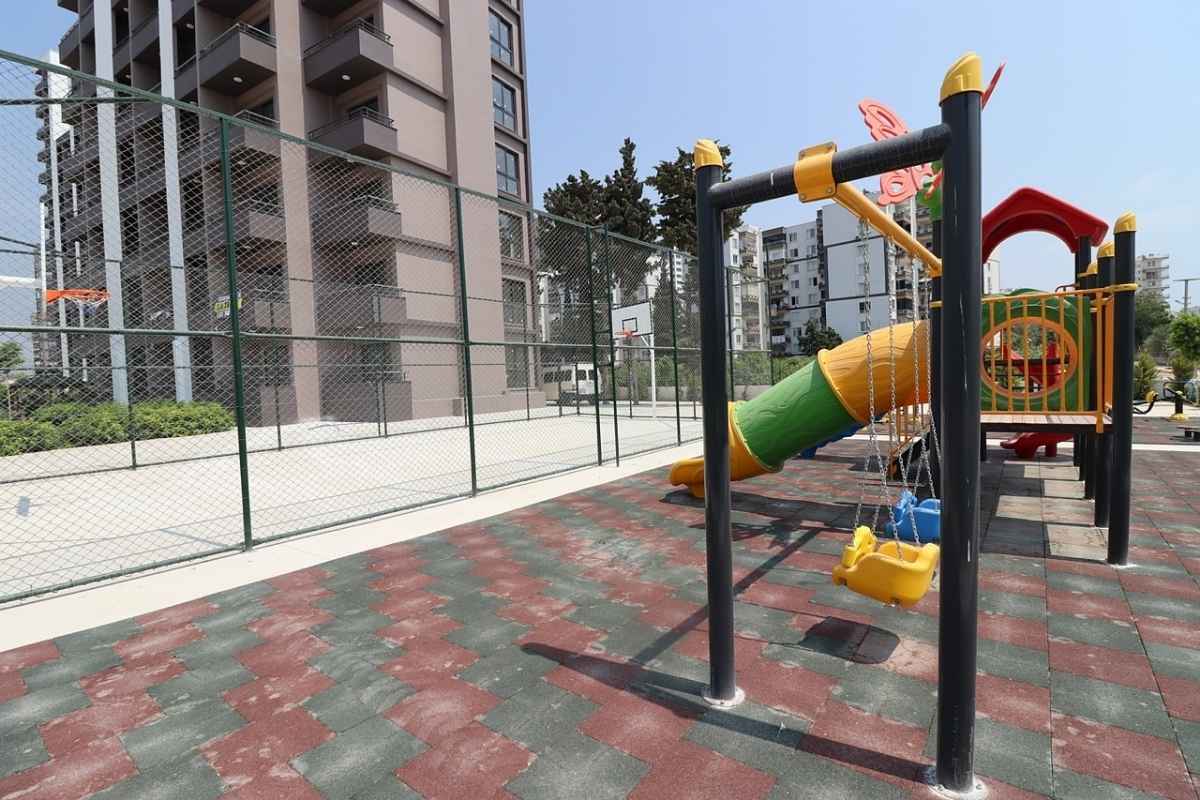 sea view apartments for sale in Mersin Mezitli near the beach with communal pool and ready to move