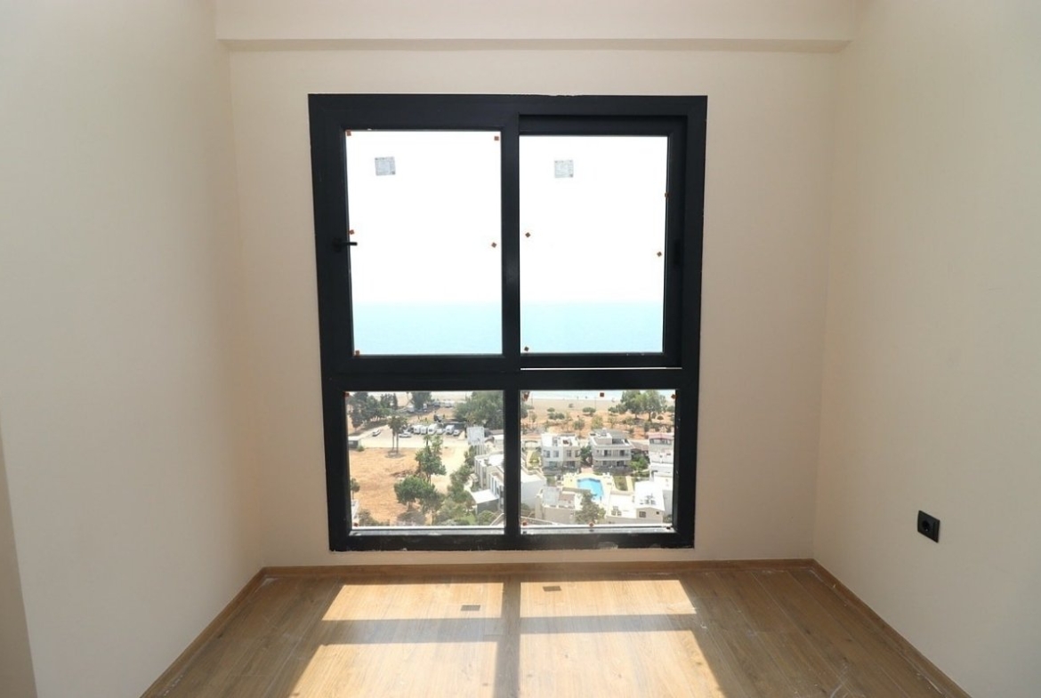 sea view apartments for sale in Mersin Mezitli near the beach with communal pool and ready to move interiors