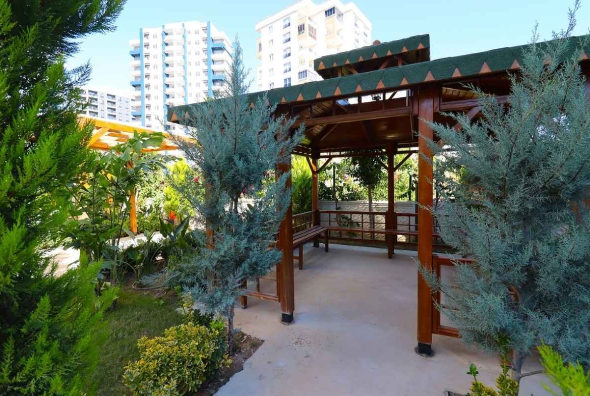sea view apartments for sale in Mersin Erdemli near the beach with communal pool and modern