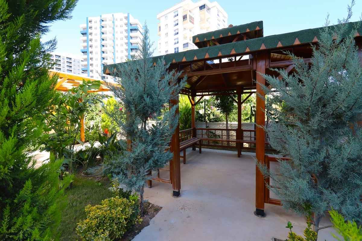 sea view apartments for sale in Mersin Erdemli near the beach with communal pool and modern