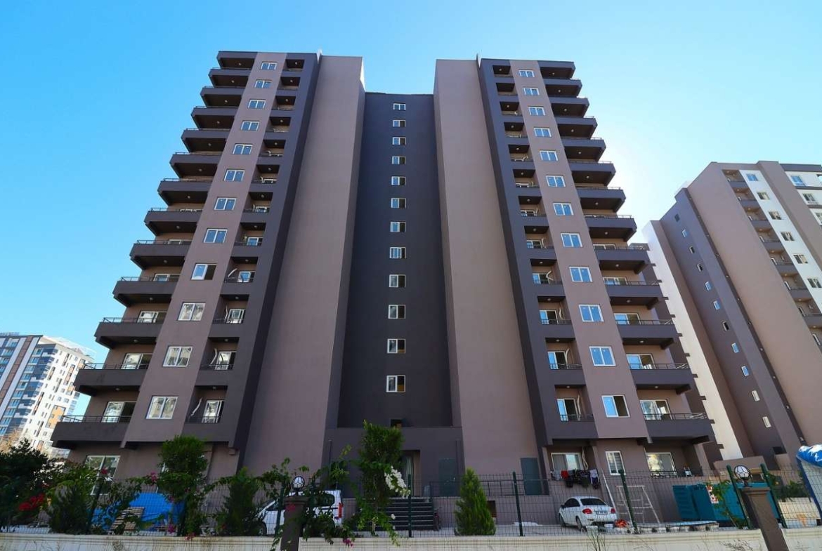 sea view apartments for sale in Mersin Erdemli near the beach with communal pool and modern