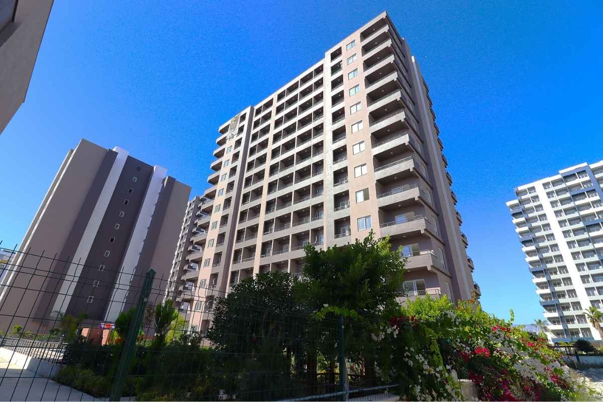 sea view apartments for sale in Mersin Erdemli near the beach with communal pool and modern
