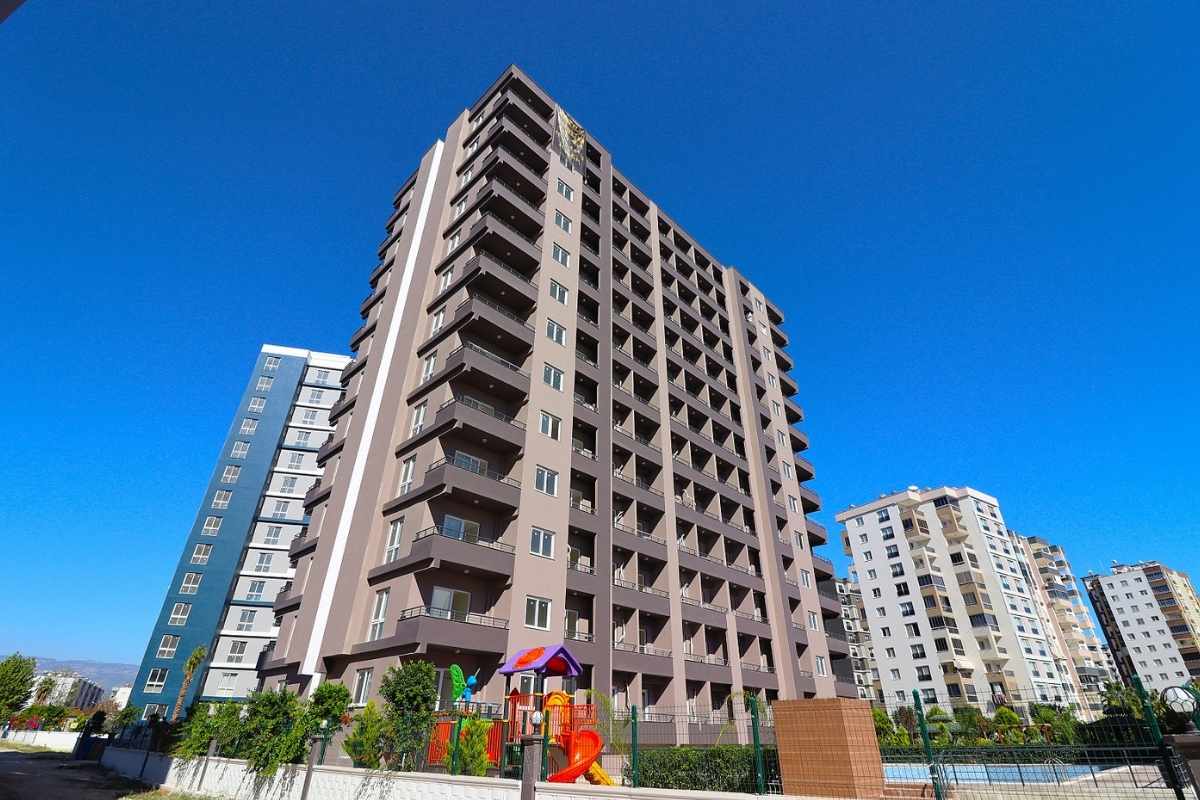 sea view apartments for sale in Mersin Erdemli near the beach with communal pool and modern