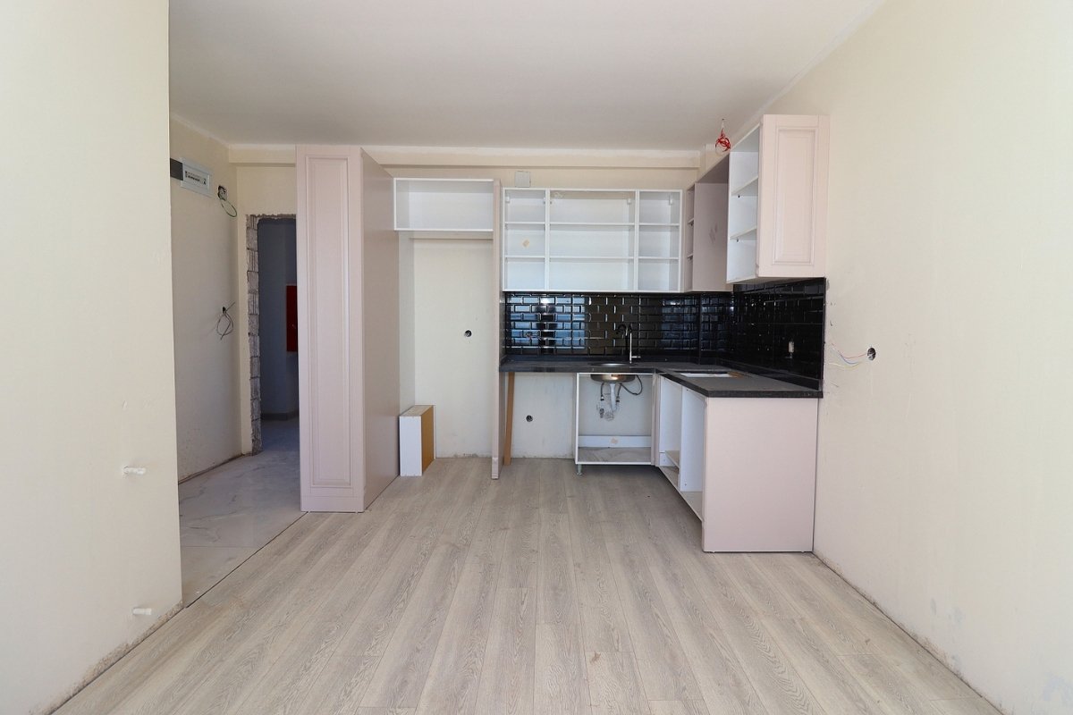 sea view apartments for sale in Mersin Erdemli near the beach with communal pool and modern
