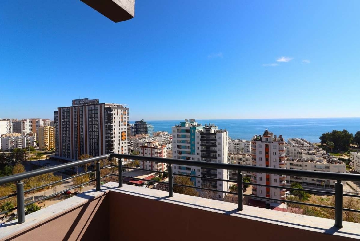 sea view apartments for sale in Mersin Erdemli near the beach with communal pool and modern
