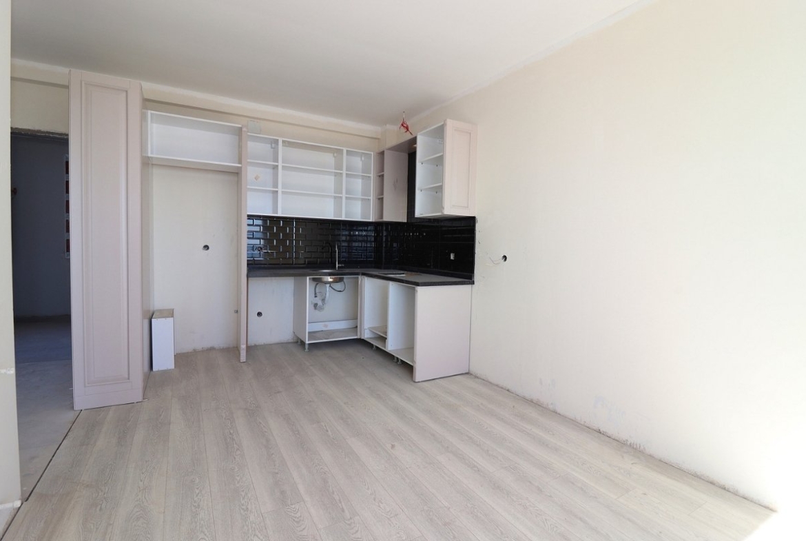 sea view apartments for sale in Mersin Erdemli near the beach with communal pool and modern