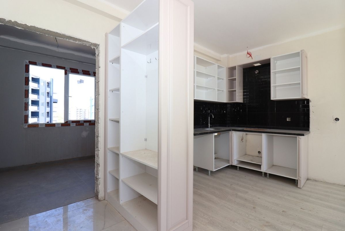 sea view apartments for sale in Mersin Erdemli near the beach with communal pool and modern