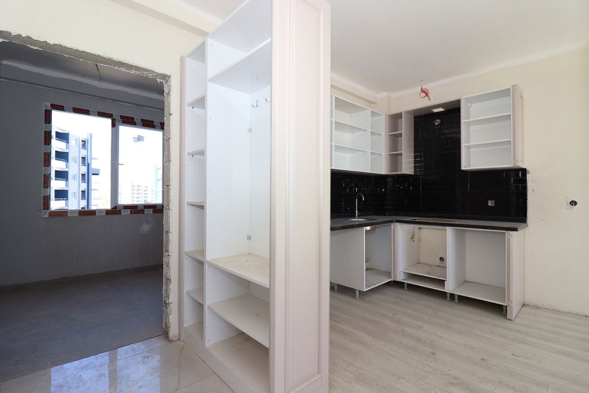 sea view apartments for sale in Mersin Erdemli near the beach with communal pool and modern