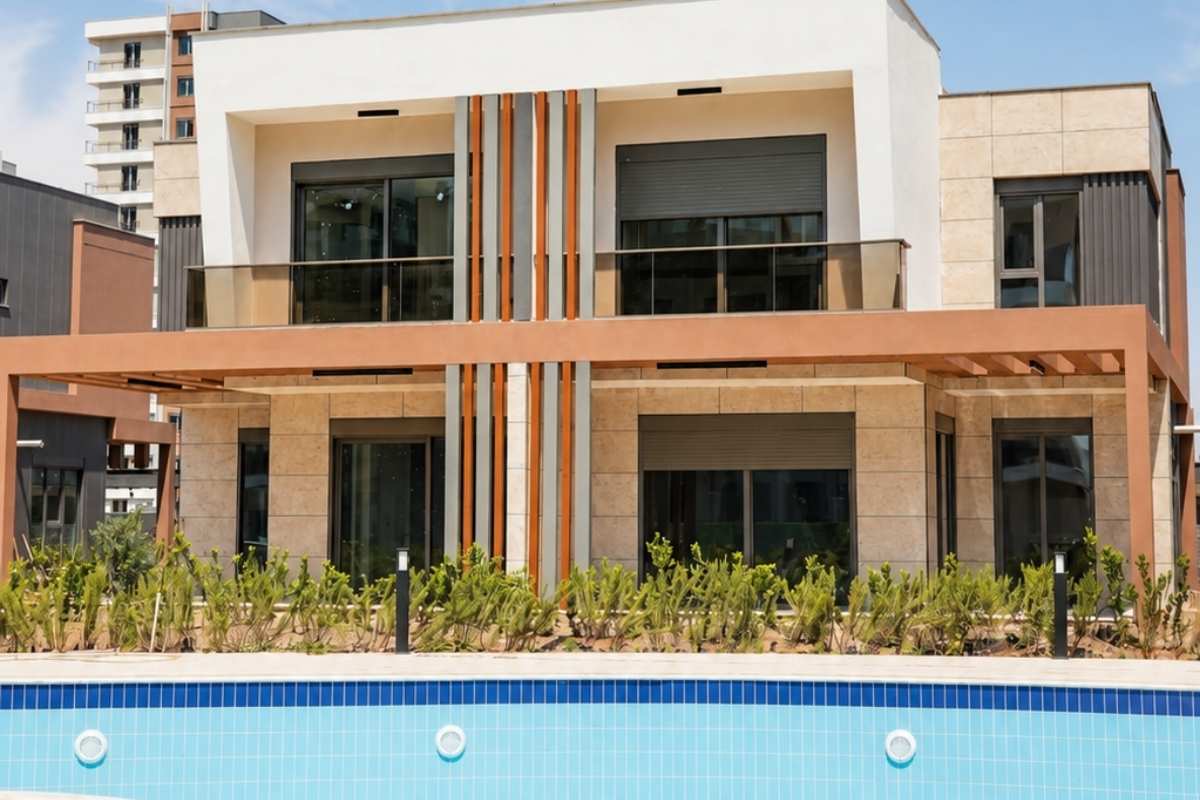 ready luxury villas for sale in Antalya Altıntaş with private garden underfloor heating smart home system and airport access