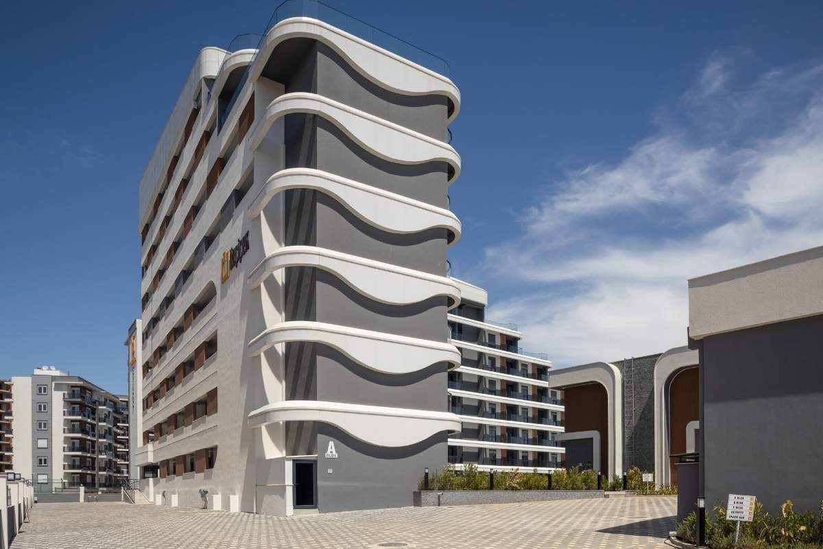 ready 1 bedroom apartments for sale in Antalya Altıntaş with aquapark large pool fitness sauna and airport access