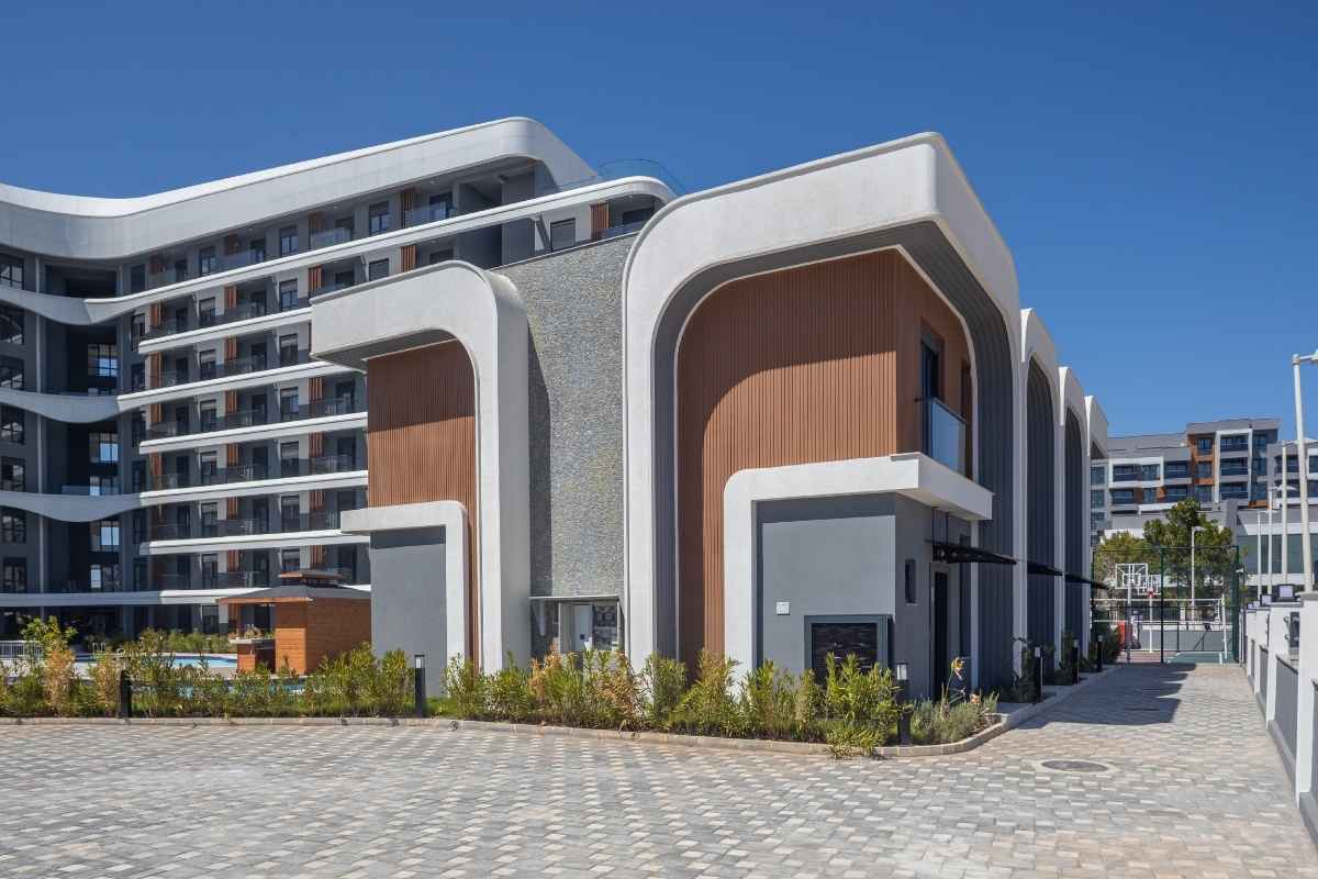 ready duplex villas for sale in Antalya Altıntaş with terrace balcony ensuite bathroom aquapark pool and airport access
