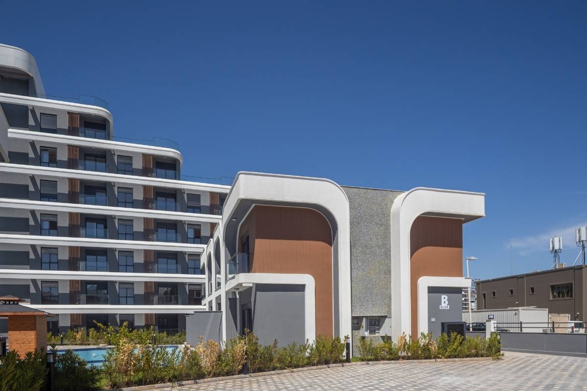 ready duplex villas for sale in Antalya Altıntaş with terrace balcony ensuite bathroom aquapark pool and airport access