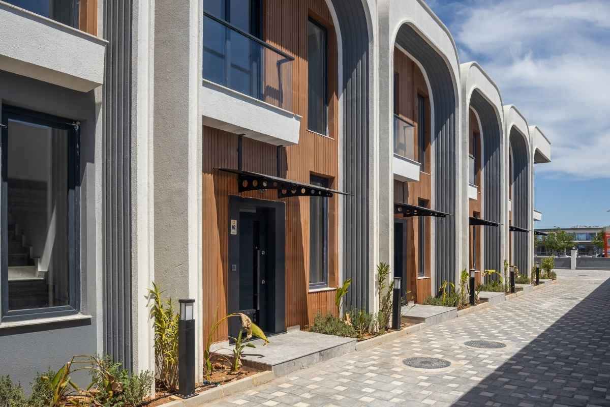 ready duplex villas for sale in Antalya Altıntaş with terrace balcony ensuite bathroom aquapark pool and airport access