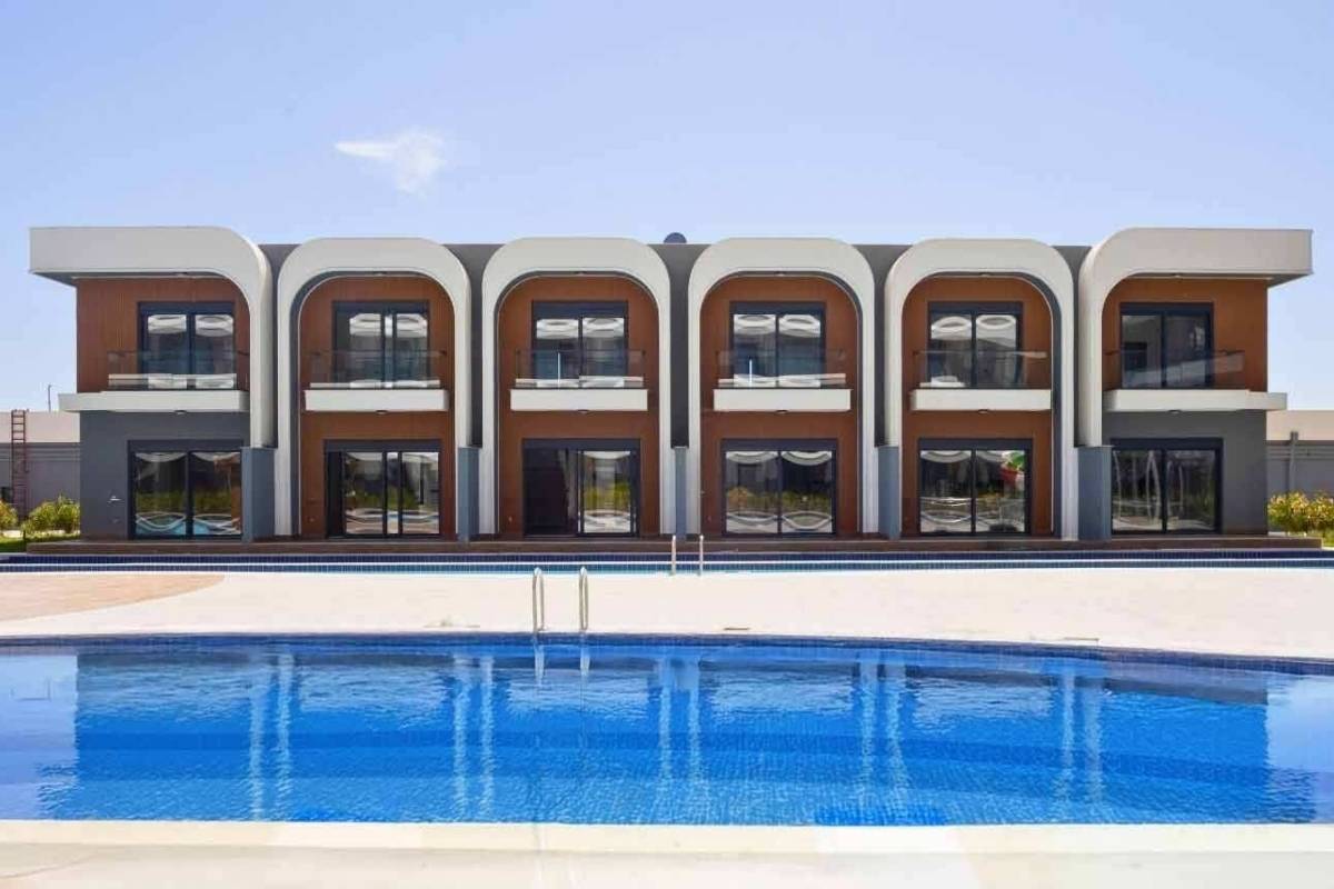 ready duplex villas for sale in Antalya Altıntaş with terrace balcony ensuite bathroom aquapark pool and airport access