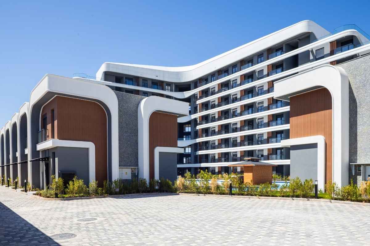 ready duplex villas for sale in Antalya Altıntaş with terrace balcony ensuite bathroom aquapark pool and airport access