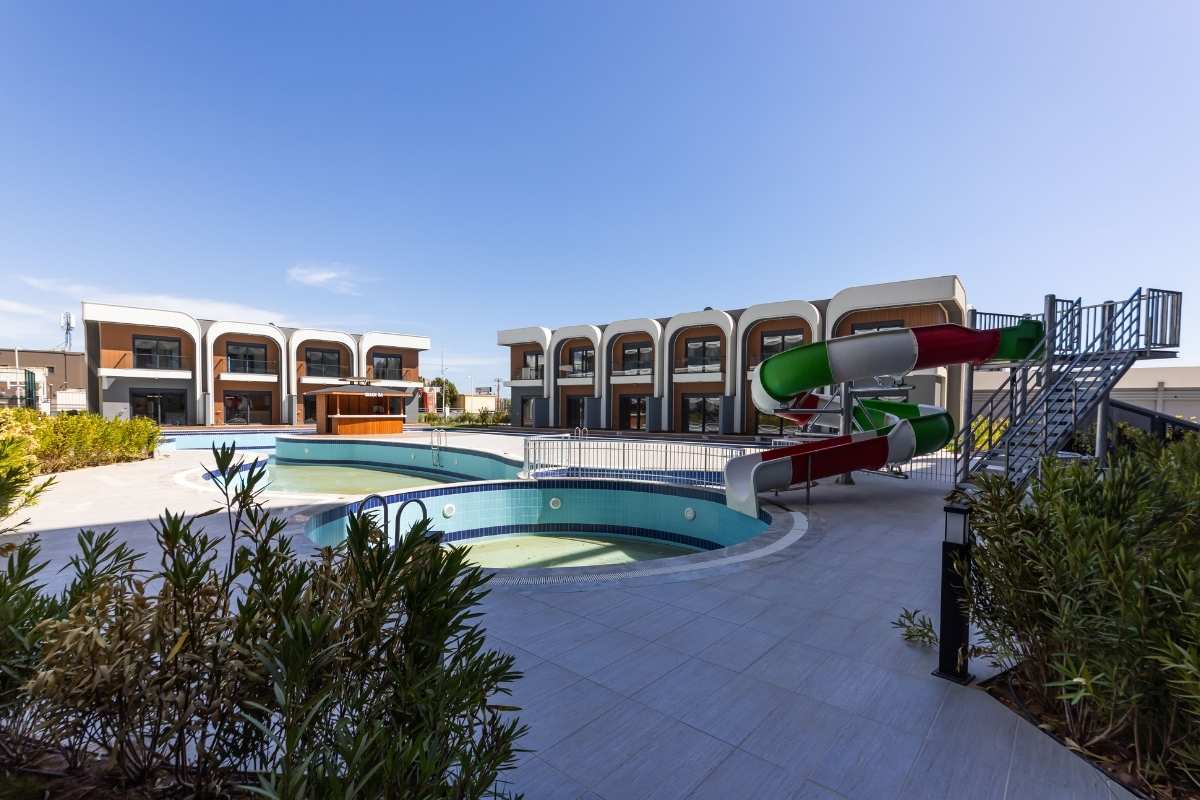 ready duplex villas for sale in Antalya Altıntaş with terrace balcony ensuite bathroom aquapark pool and airport access