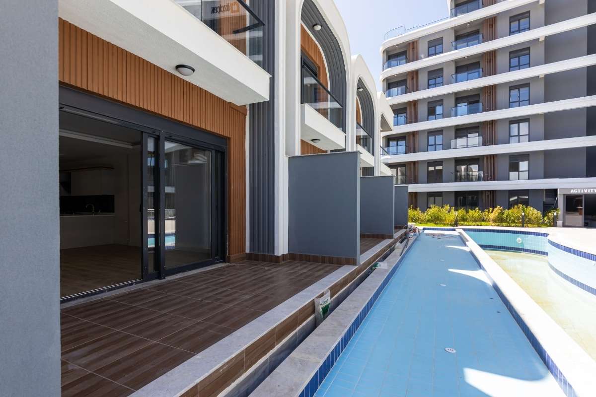 ready duplex villas for sale in Antalya Altıntaş with terrace balcony ensuite bathroom aquapark pool and airport access